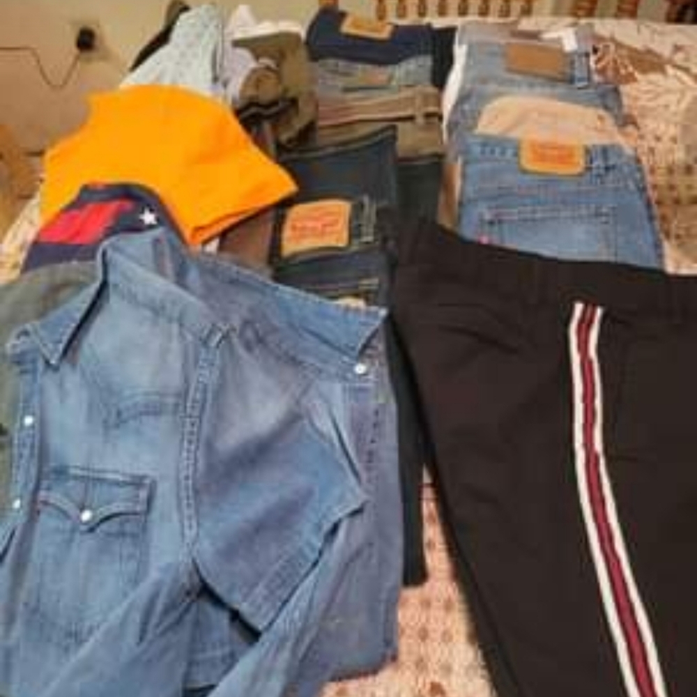 Mens name brand clothes 29×30 & Xsmall & Small